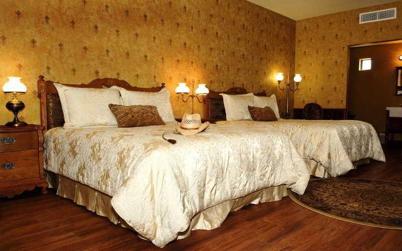 Tombstone Monument Guest Ranch Hotel Bagian luar foto